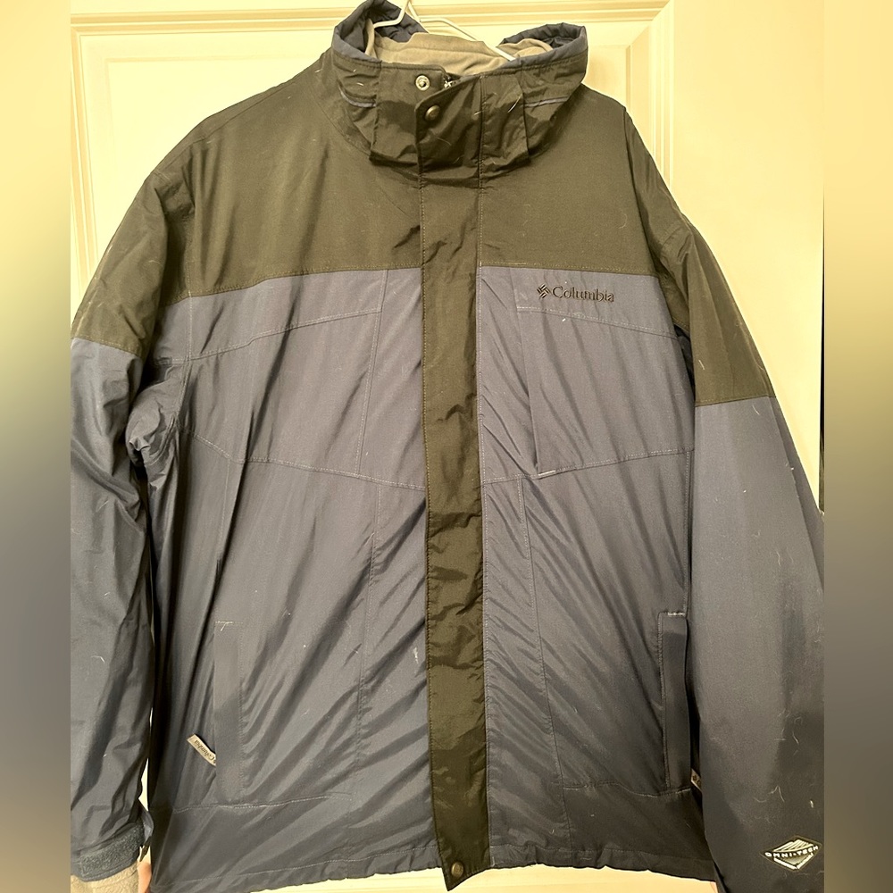 Columbia Bugaboo Winter Jacket. Men’s size XL. Navy and Black. 2 in 1 jacket.